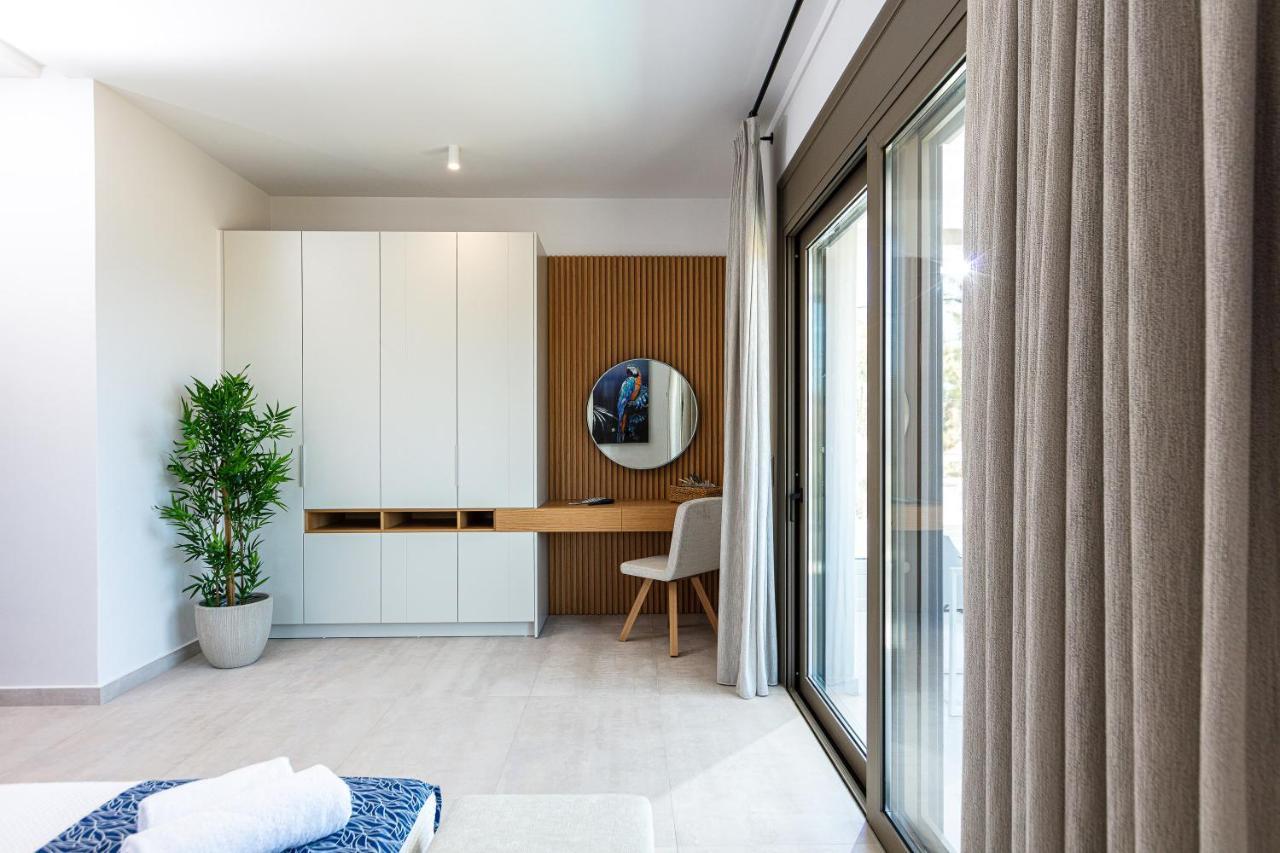 Lagoon Seaside Villa, Sumptuous Retreat,By Thinkvilla Panormos  ภายนอก รูปภาพ